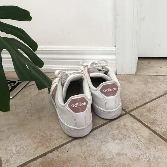 Rose gold adidas cloud foam - Picture 2 of 5